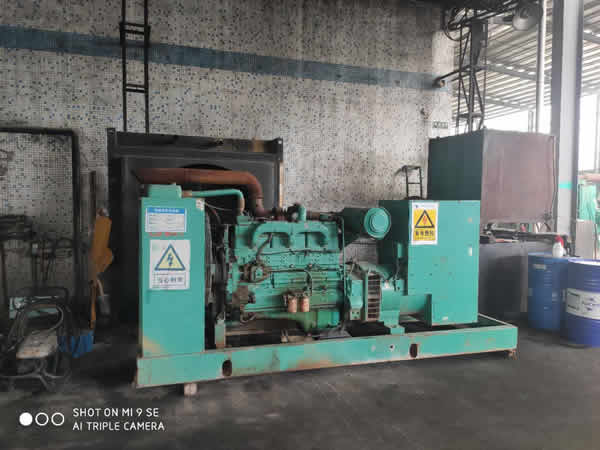 300KW康明斯發(fā)電機(jī)保養(yǎng)